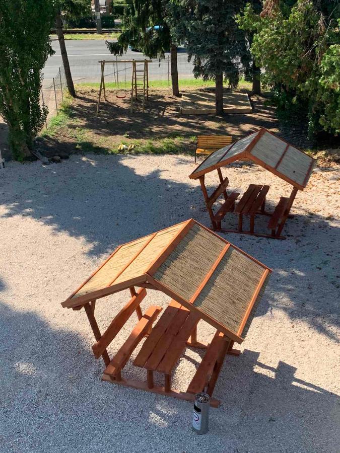 Kinizsi Udvar Apartmanhaz Balatonboglár Eksteriør bilde